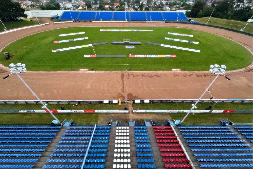 plastove sedacky na stadion prostar Výrobce