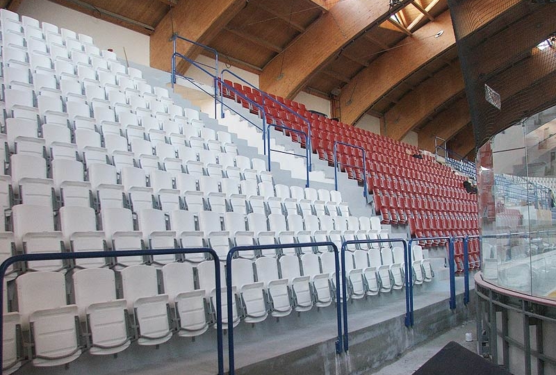 sedačky pro stadiony se sklopným sedadlem prostar výrobce 8